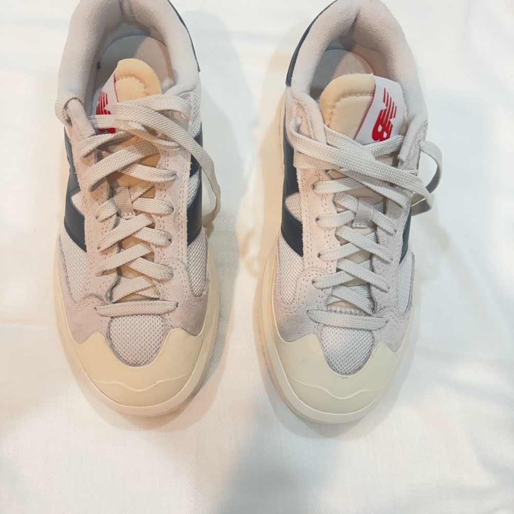 New Balance Cream and black Sneakers